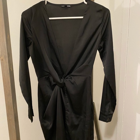 FashionNova Dress size XS - Picture 4 of 4